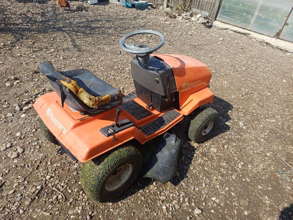 Tractoras gazon husqvarna