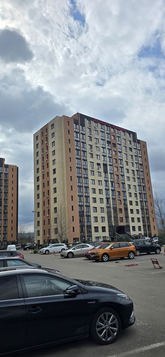 Spațiu comercial vitrină colț + terasă mare, cartier Visoianu