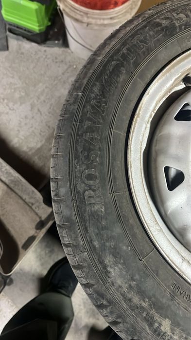 Продам комплект ризина +диски