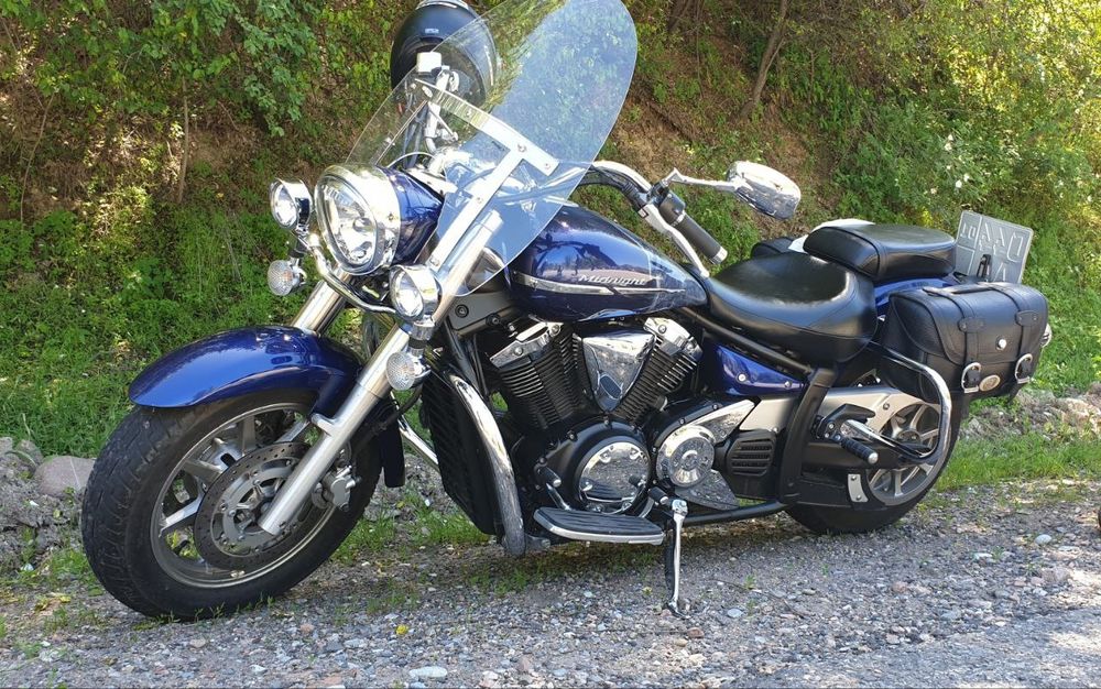 Сум 250. Yamaha Midnight Star 750. Motosikllar.