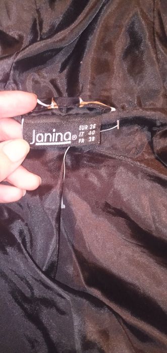 Продам женскую куртку