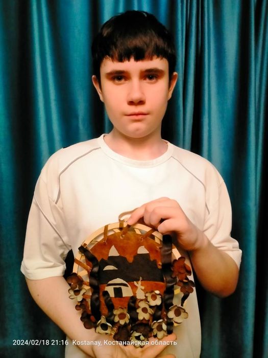 Продам картины из кожи.