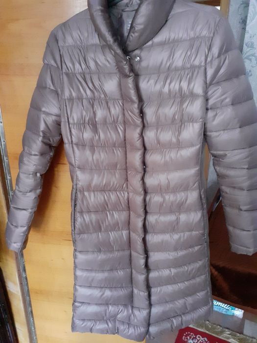 Продам пальто на девочку