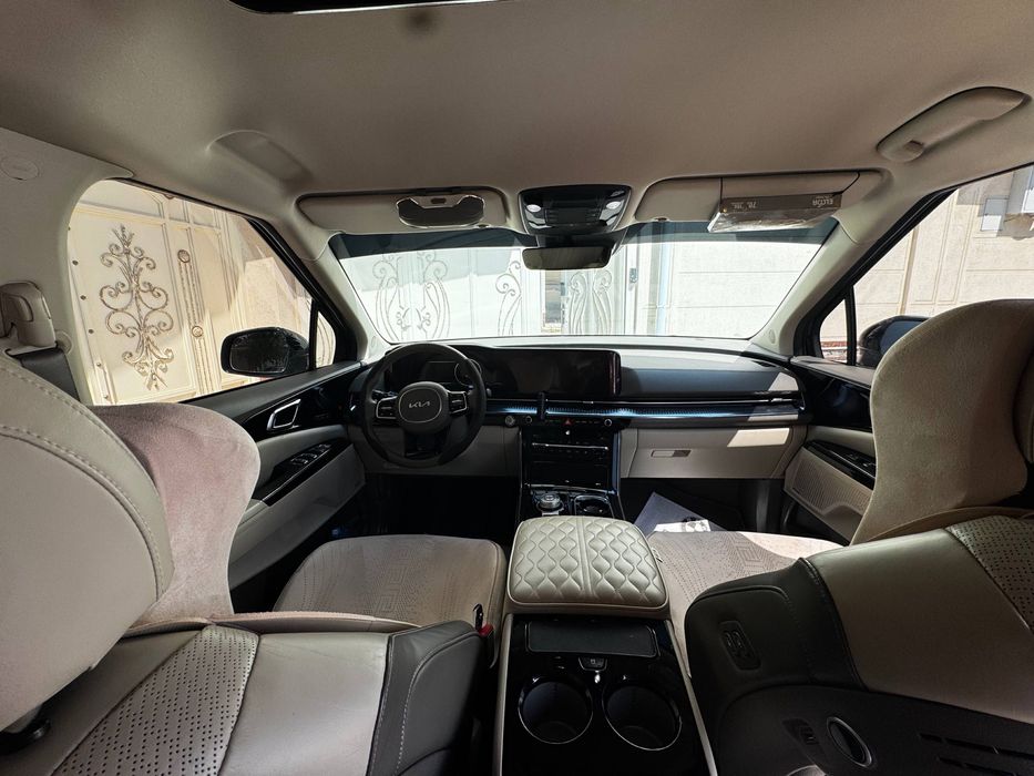 Kia Carnival Hi Limousine