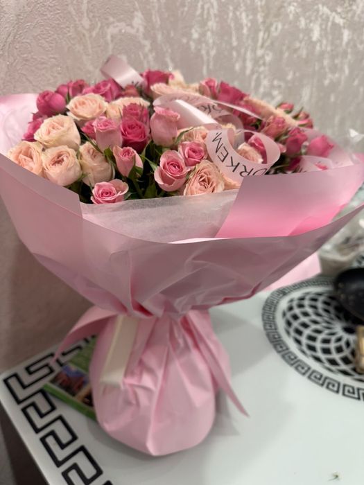 Букет из кустовых роз