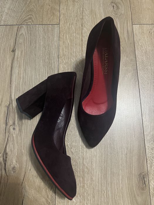 Продам женские туфли