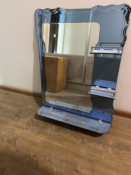 Зеркало, ракавина для ванны