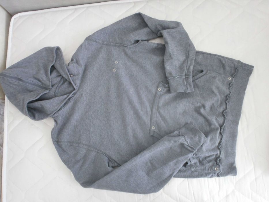 Нова черна спортна ватирана блуза с качулка-16лв