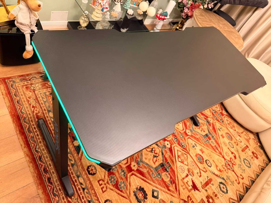 Birou de gaming 140 x 60 cm