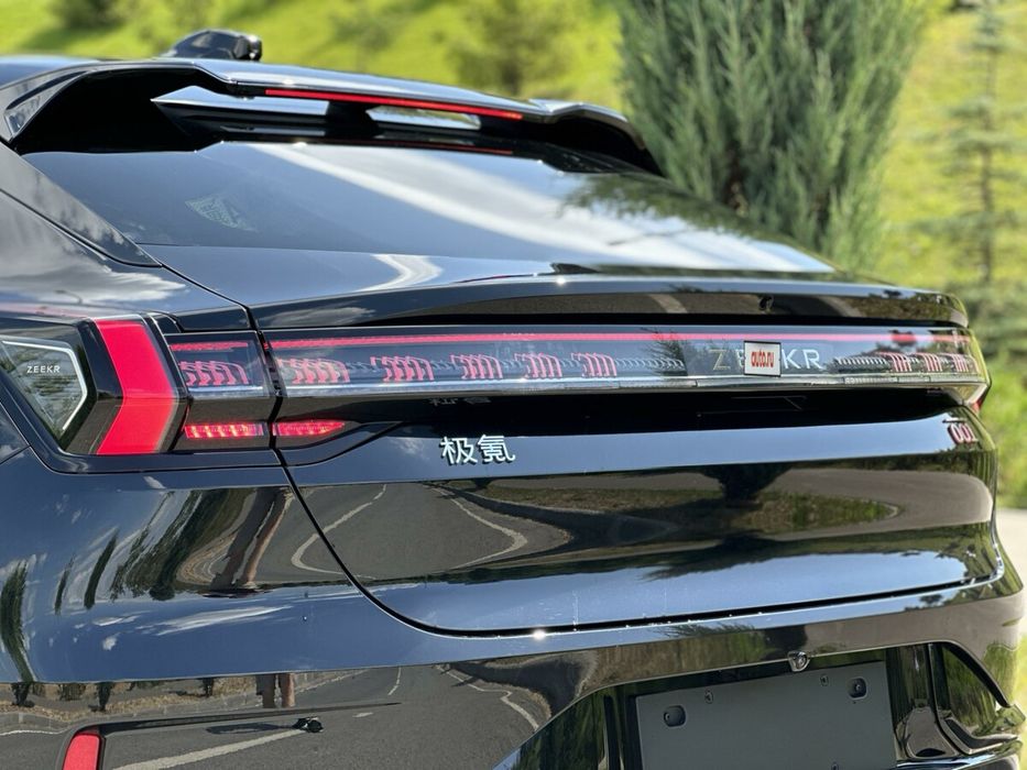 Крышка багажника zeekr 001