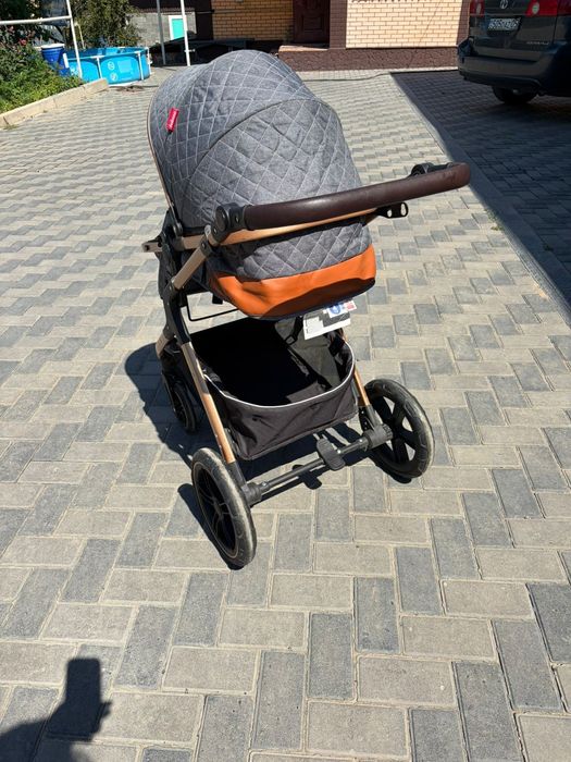 Продам коляску почти новую