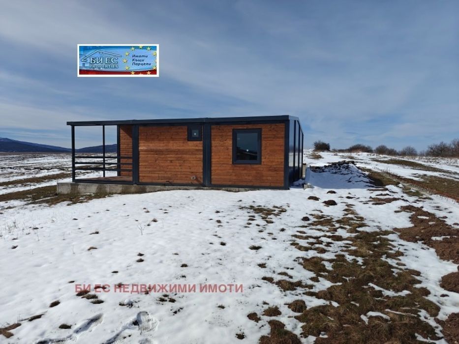 Къща в с. Рельово 68 m² и двор 4000 м²