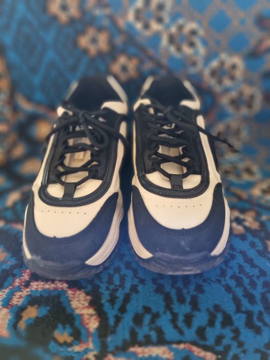 Qizlar uchun oyoq kiyim