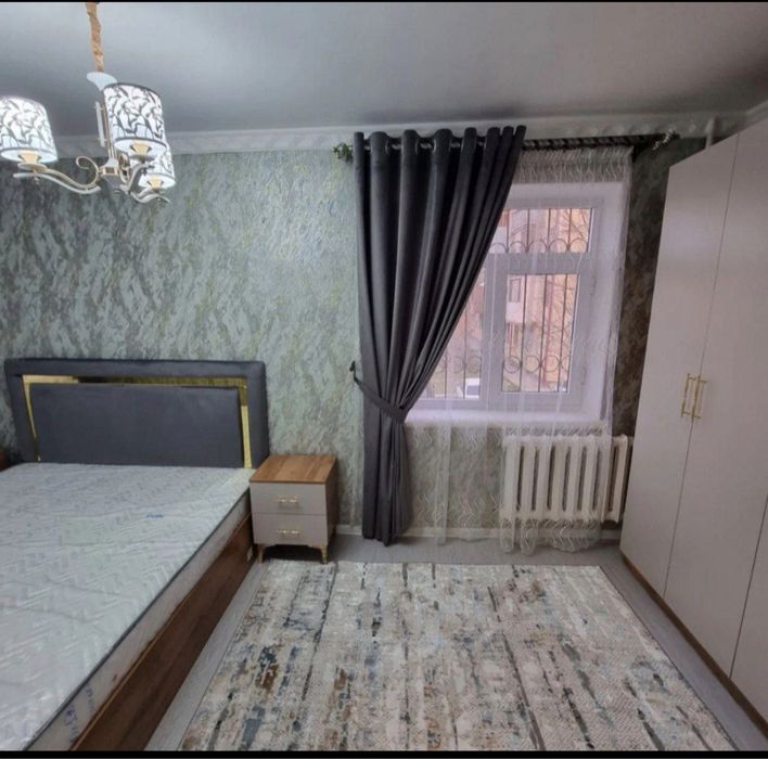 Срочно сдаётся 2-х комнатная квартира 2 этаж ориентир вогзал цена 350$