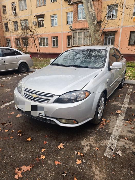 Chevrolet gentra 2015 yil ishlab chiqarilgan ideal holatda turipti