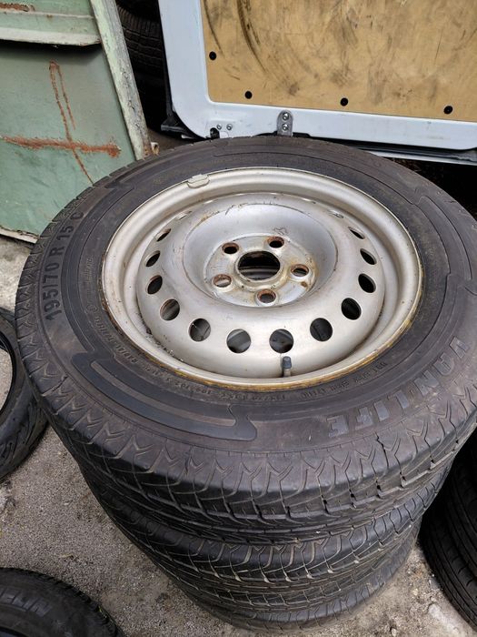 195/70/15"С Semperit 4бр.гуми с джанти VW  t5