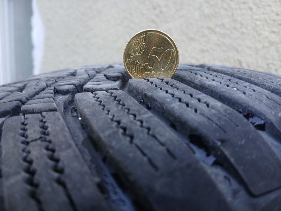 Зимни гуми Laufenn 235/50R18