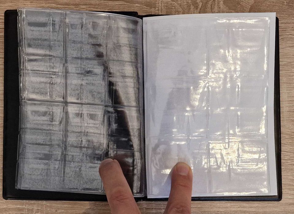 Нов албум с 12 монети - коледен подарък за начинаещи нумизмати.