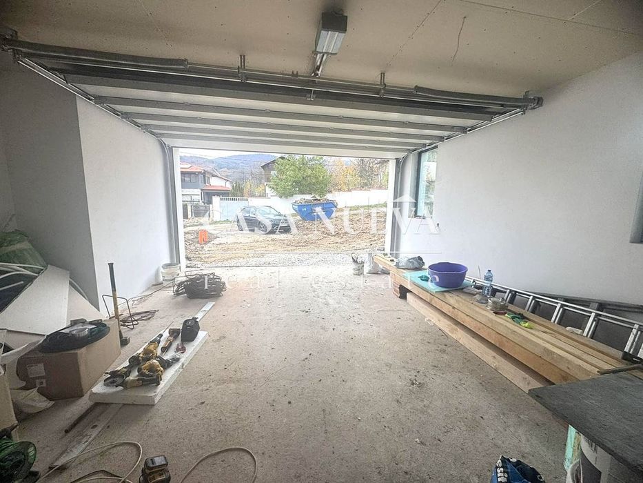 Продава се Къща в с. Рударци, Област Перник - 265 кв.м за 1695 €/кв.м - Снимка #11