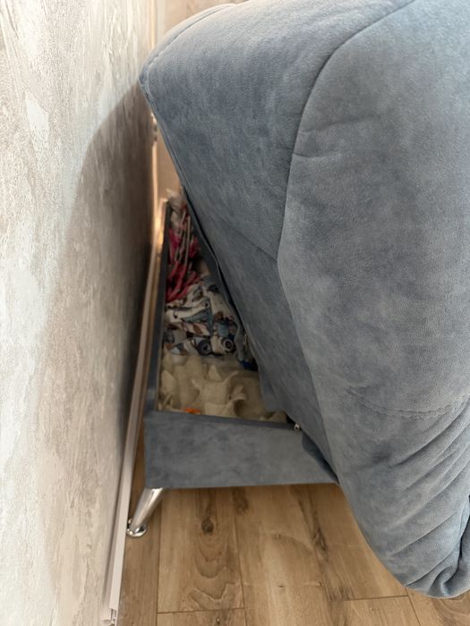 Продам хороший диван