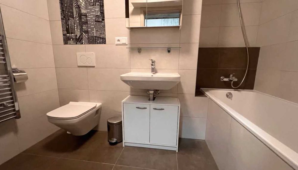 Дава се под наем Тристаен апартамент в Пловдив, Център - 83 кв.м за 280.5 € - Снимка #4