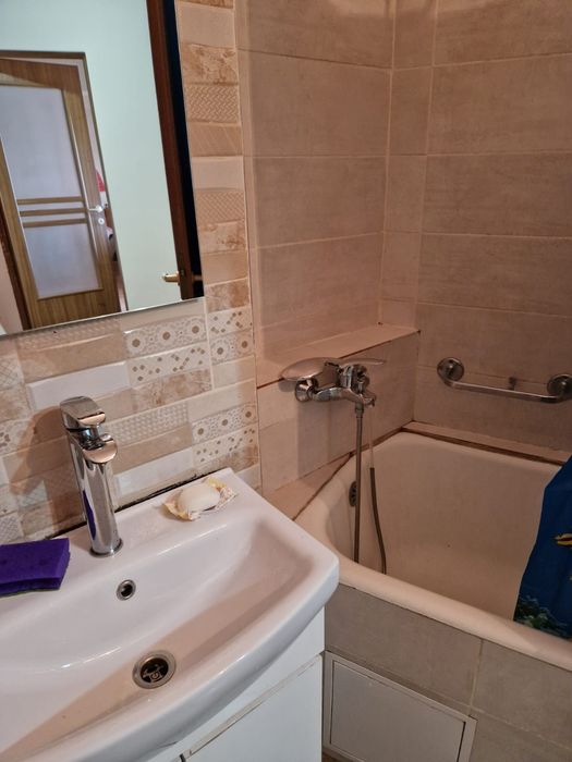 Închiriez garsoniera Nufarul