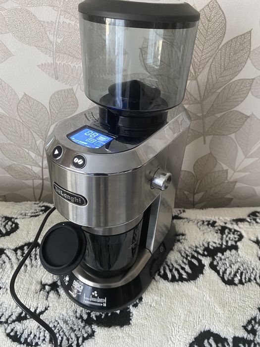 Delonghi кофемолка KG 521.M