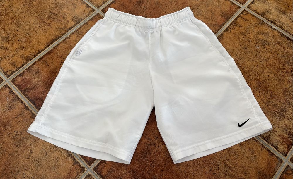 Nike pantaloni scurti copii 8-10 ani