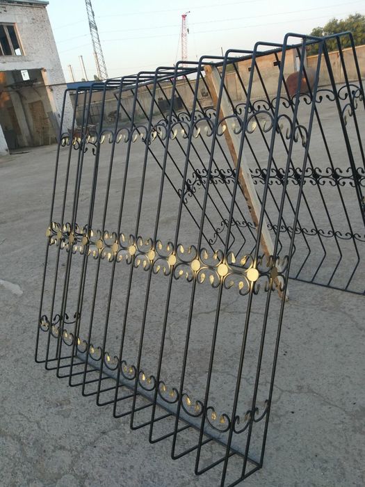 РЕШЕТКИ на окна.Простые или ажурные РЕШЕТКИ.Металлическая Ограждения.