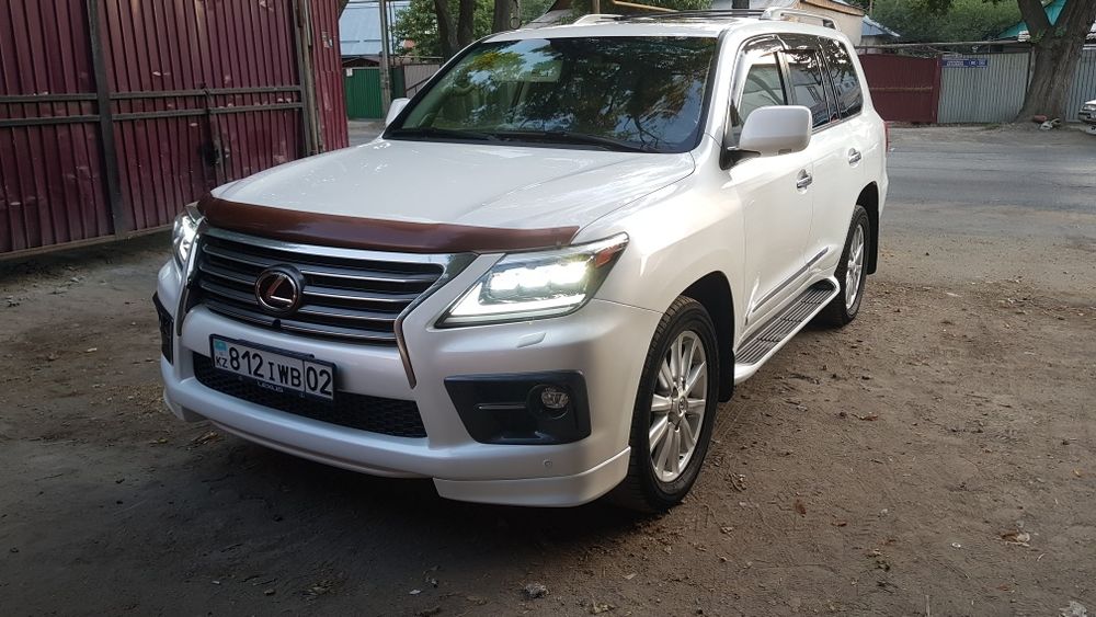 Продам лед фары на Lexus LX570