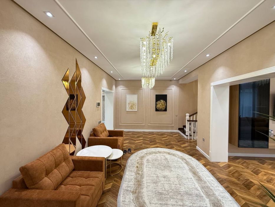 Сдаётся в Аренду шикарный 8- ком Дом! в Мирабадском районе!