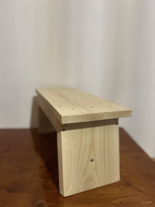 Scaune din lemn facute manual