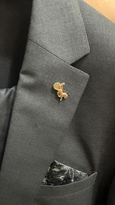 Продается новый турецкий костюм