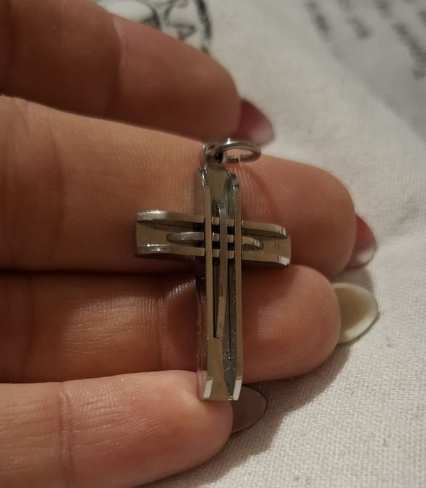 Кръст от медицинска стомана