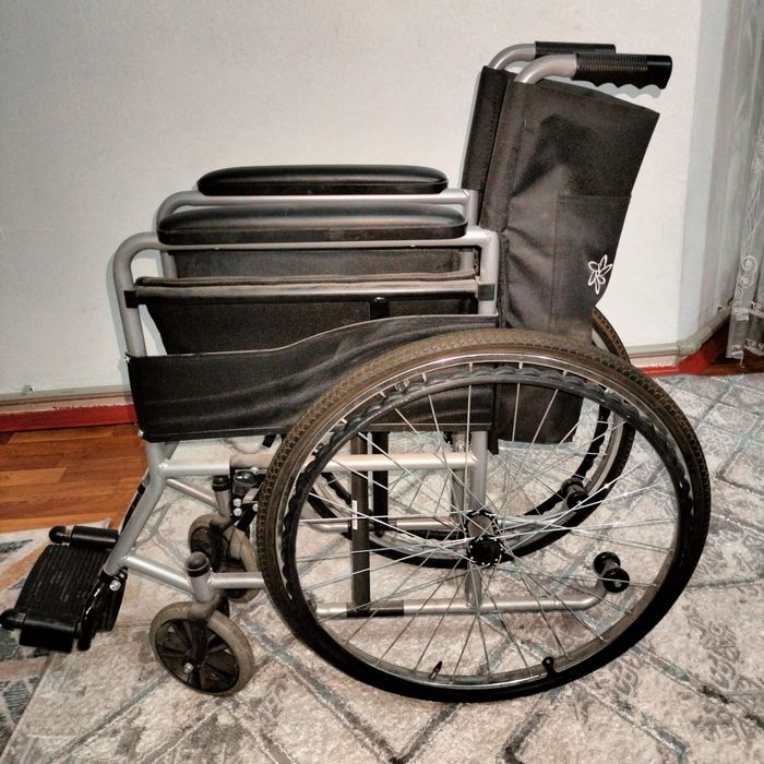 Продается инвалидный коляска