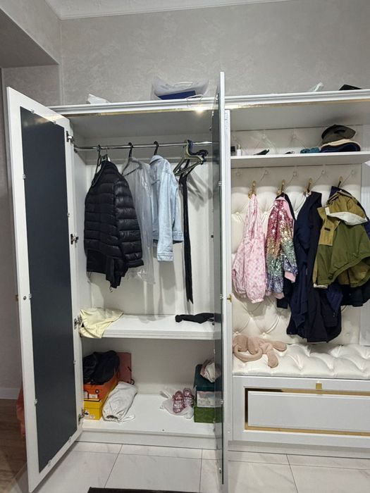 Шкаф для прихожей