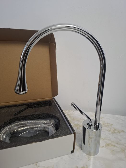 Baterie moderna  pentru lavoar sau chiuvetă