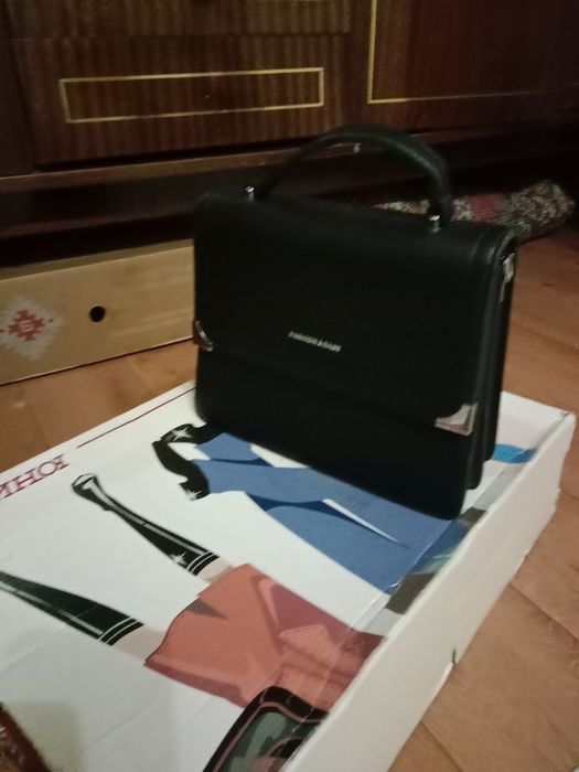 Продам женскую сумку