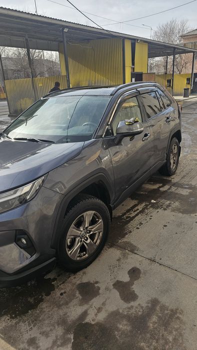 Toyota rav4 серый