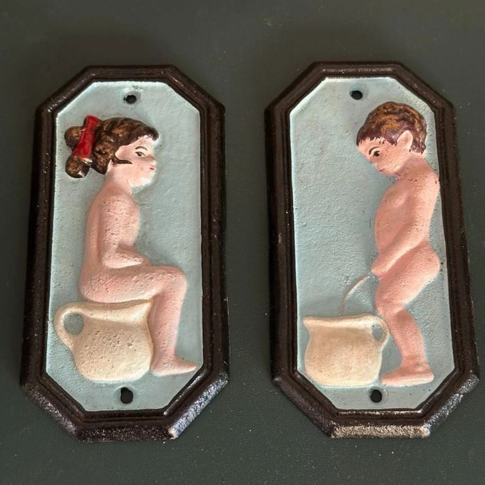 Decor pentru usile de toaleta,din fonta