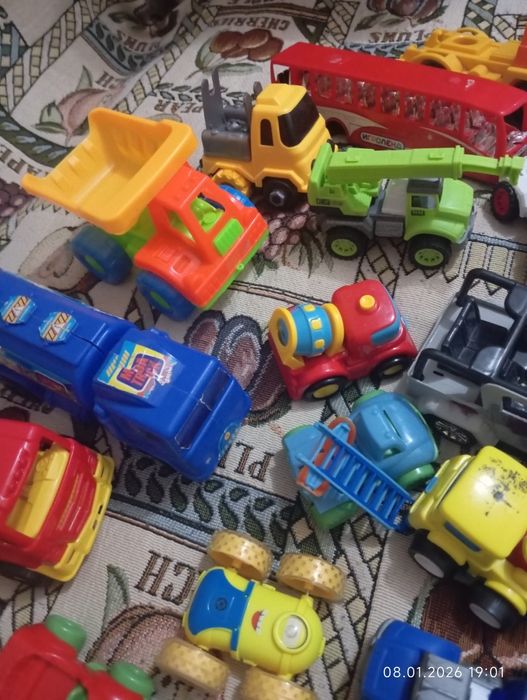 Машинки игрушки для малышей