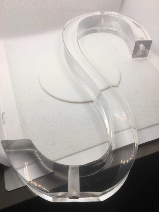 Picioare mobilier plexiglas deosebite pentru meseriasi proiecte