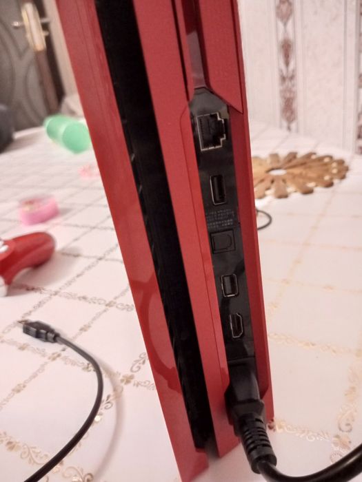 PlayStation 4 Pro Limited Edition — Marvel’s Spider-Man (1TB)