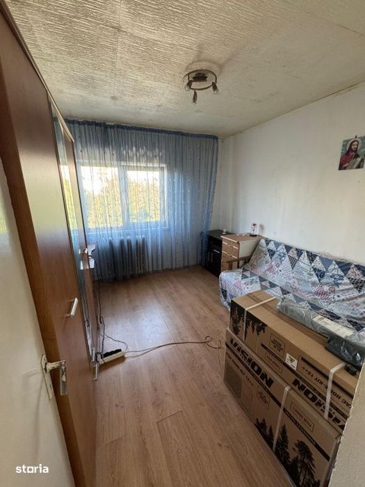 Apartament 3 camere decomandate, et 4 , Craiovita Noua