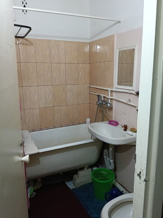 2 xonali kvartira sotiladi