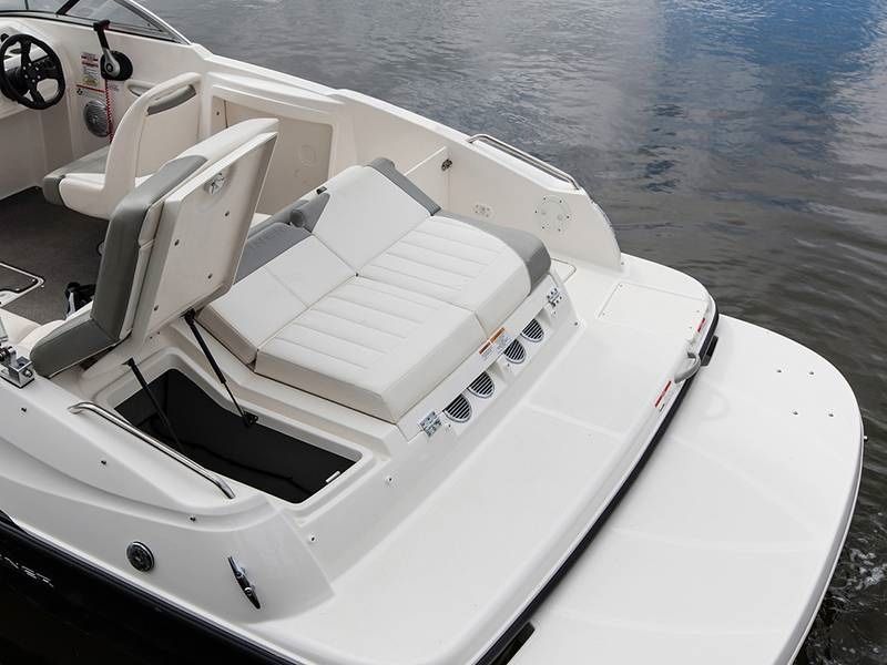 2015 года Bayliner 215 катер