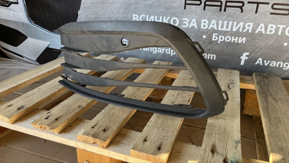 Лява решетка за предна броня VW Golf 8 2019-