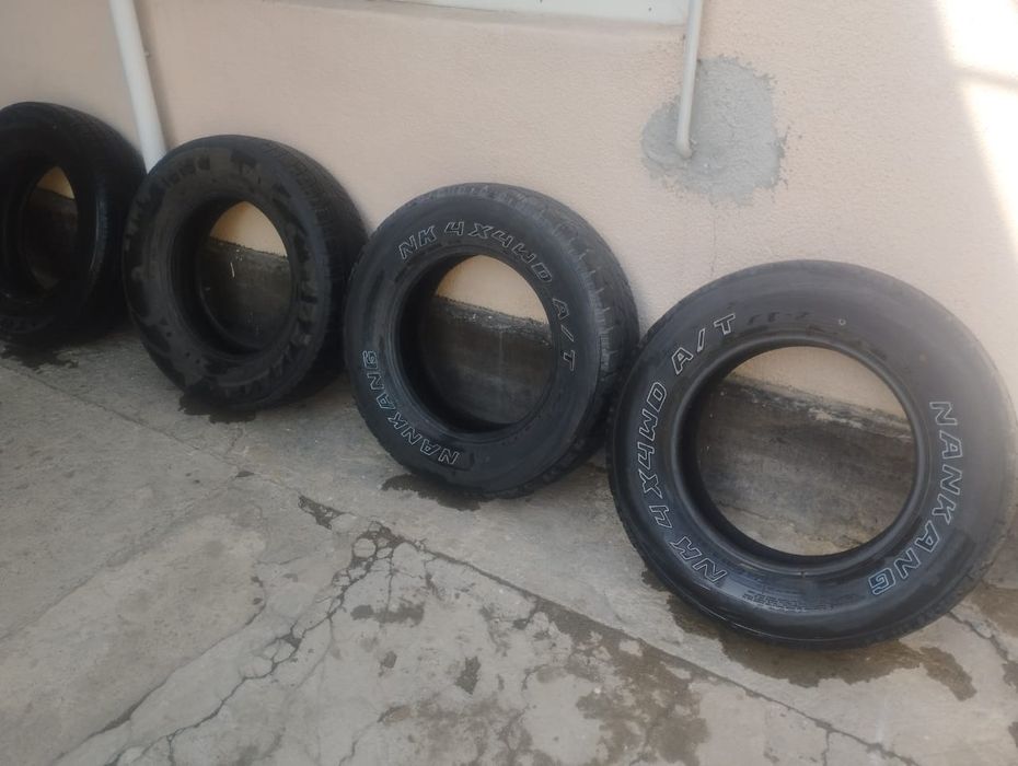 Продам шины на лексус