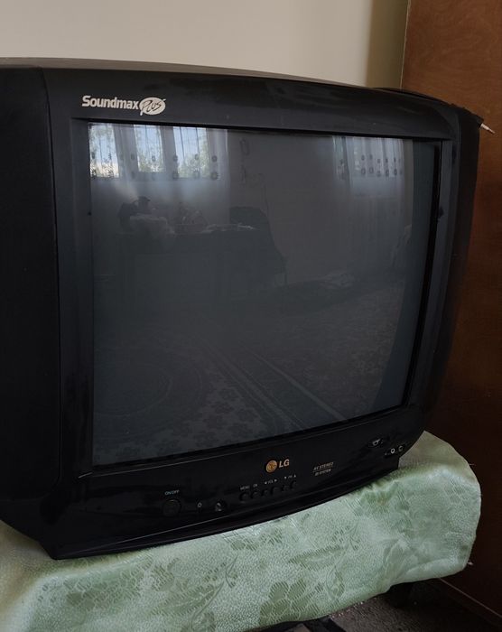 TELEVIZOR LG / Yangidek Aybi yoʻq