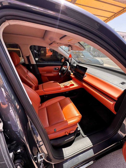 LEAPMOTOR C10 Гибрид 2024й краска тозза